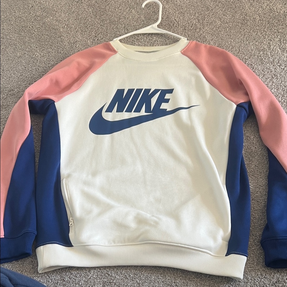 Nike Blue and Pink Raglan Sweatshirt bin 3 - Picture 2 of 9